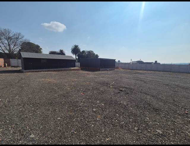 4,500M² INDUSTRIAL YARD TO LET IN BREDELL